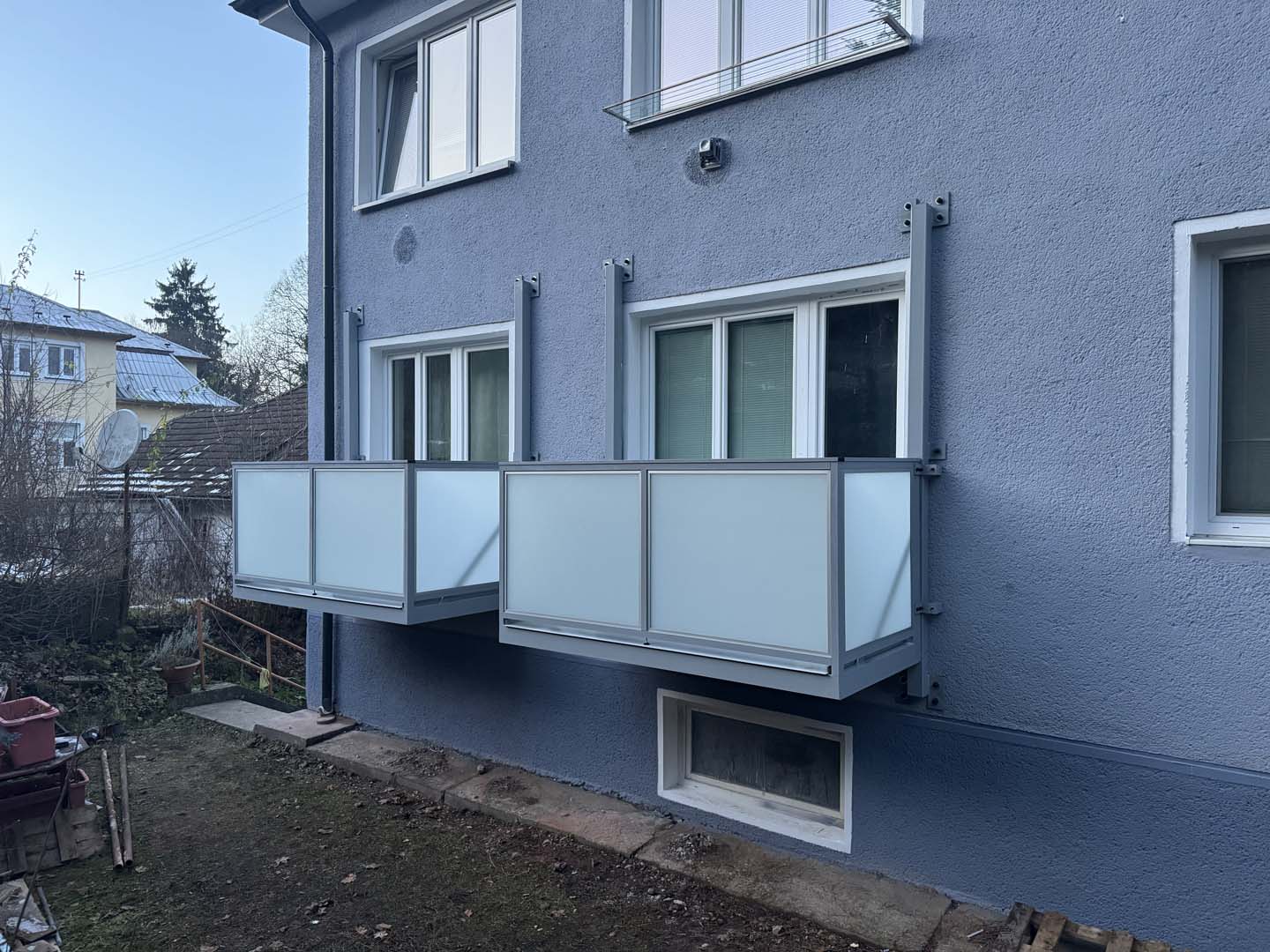 Realizácia závesných balkónov