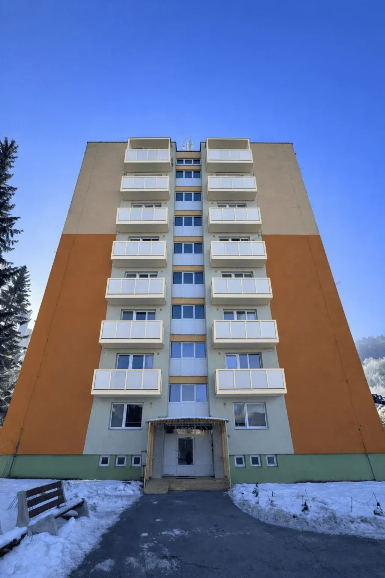 Vizualizácia závesných balkónov na bytovom dome