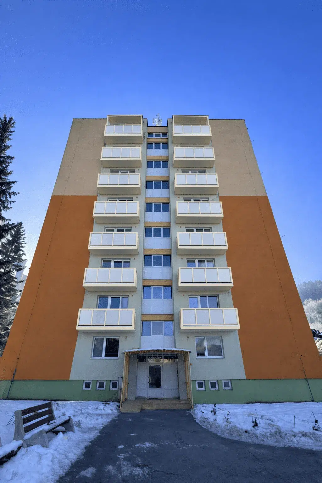 Vizualizácia po realizácii – balkóny na bytový dom a balkónové zábradlia